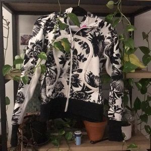 Lululemon black and white floral scuba hoodie 8
